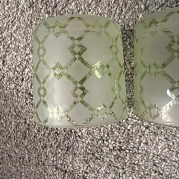 NWT - 2 Green geometric pattern tea light candleholders with tea lights - Picture 6 of 9